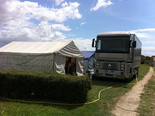 Fourgon logistique équipé pour catering événementiel